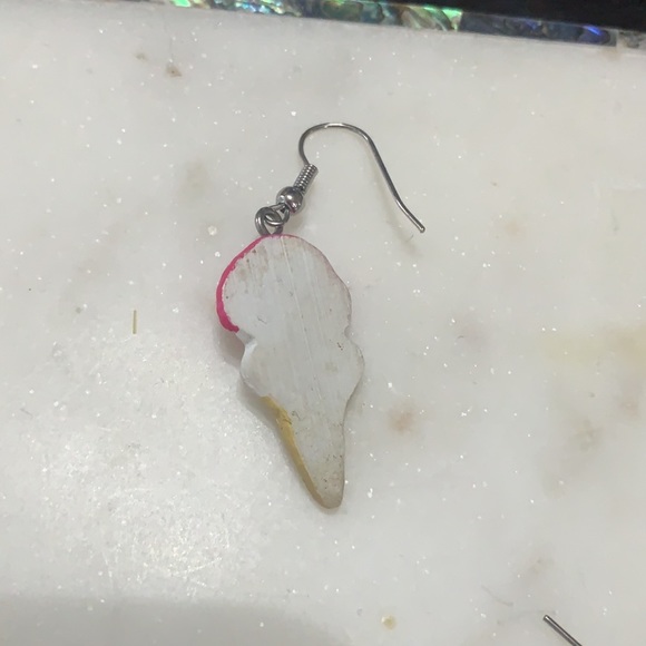 Claires summer novelty pink ice cream cone lightweight earrings - Picture 6 of 8